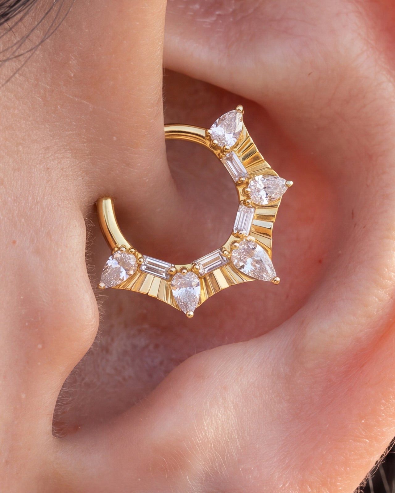 Elaria Pear Tiara Clicker