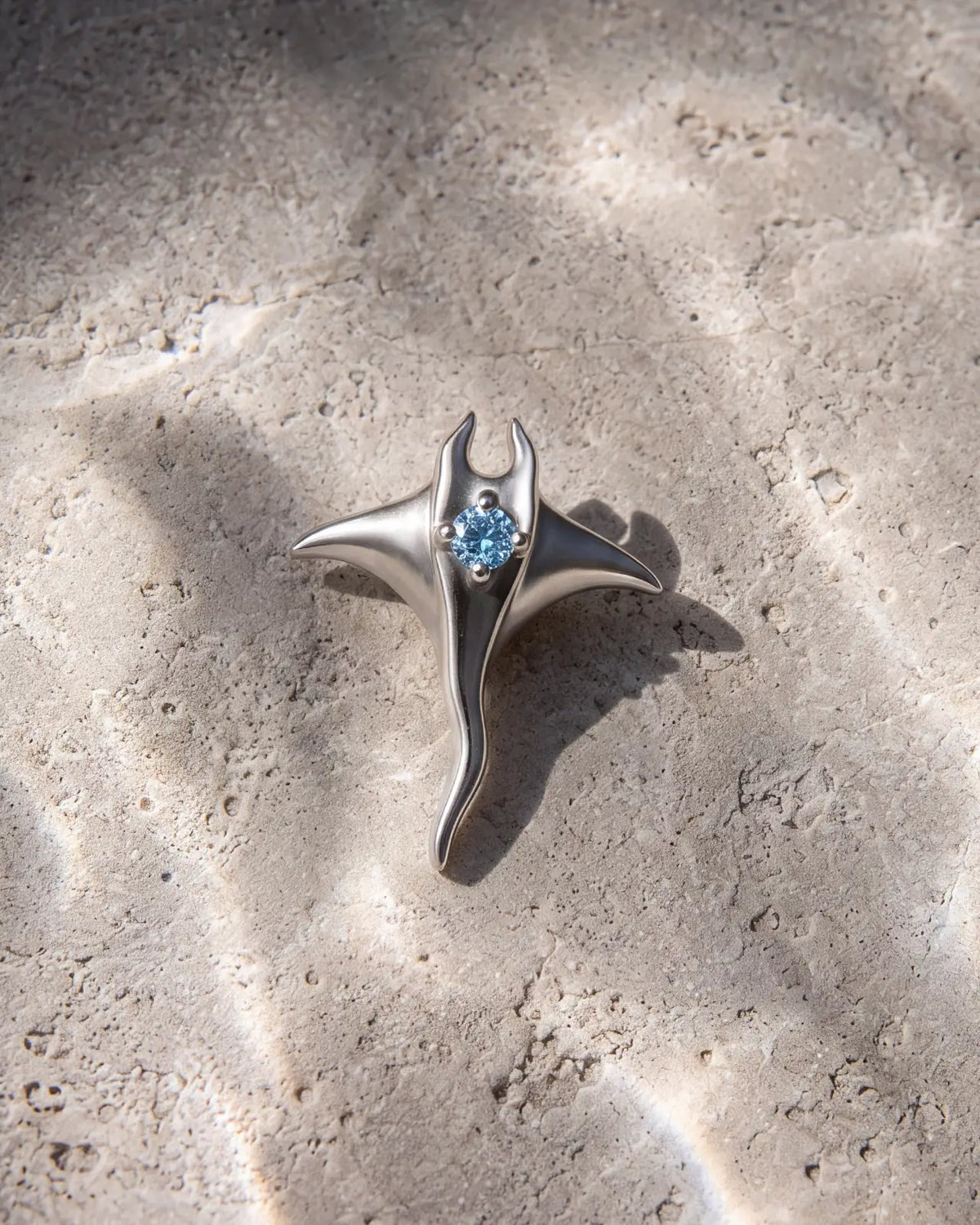 Manta Glide Flatback Stud