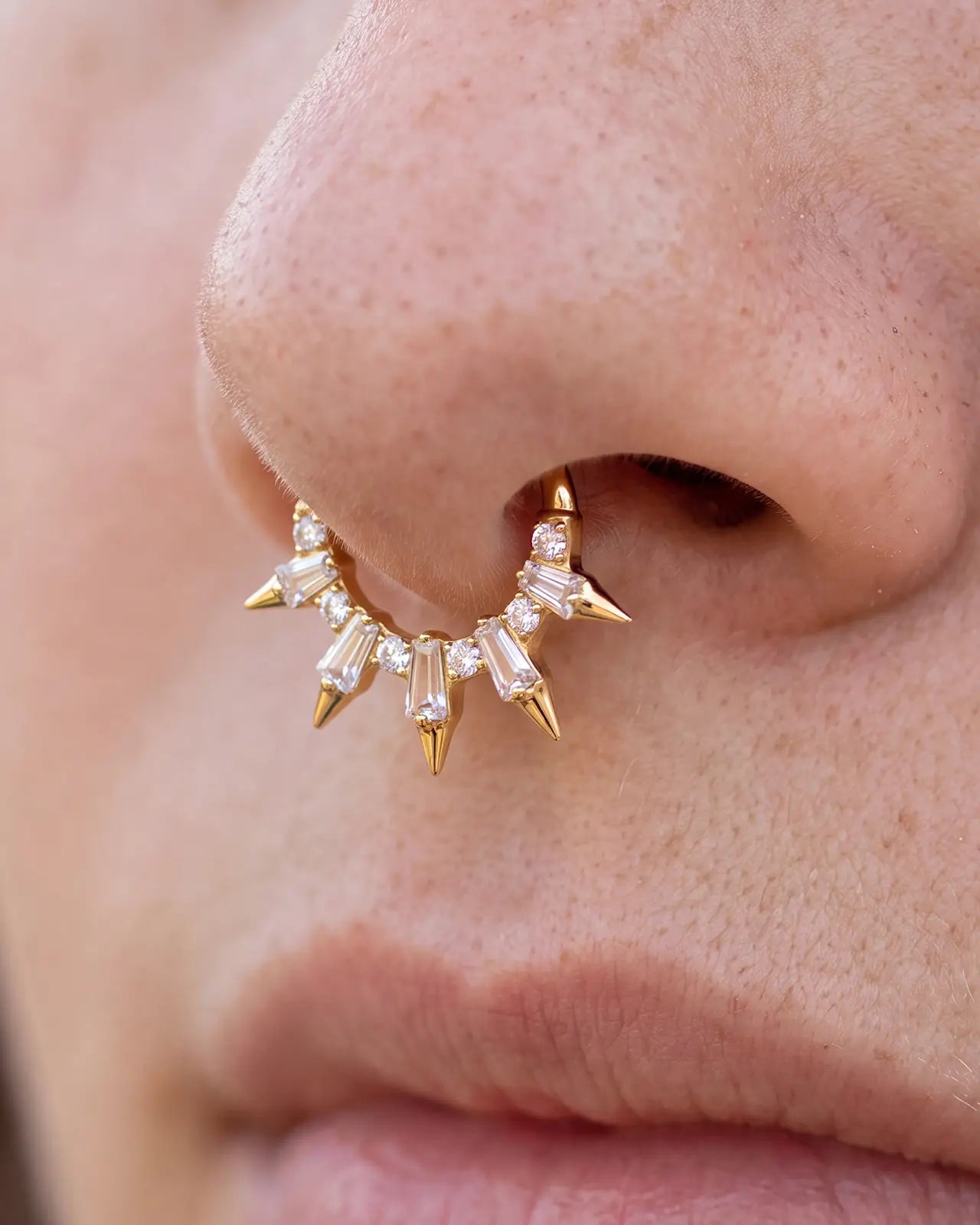 Zircon Spike Fringe Clicker