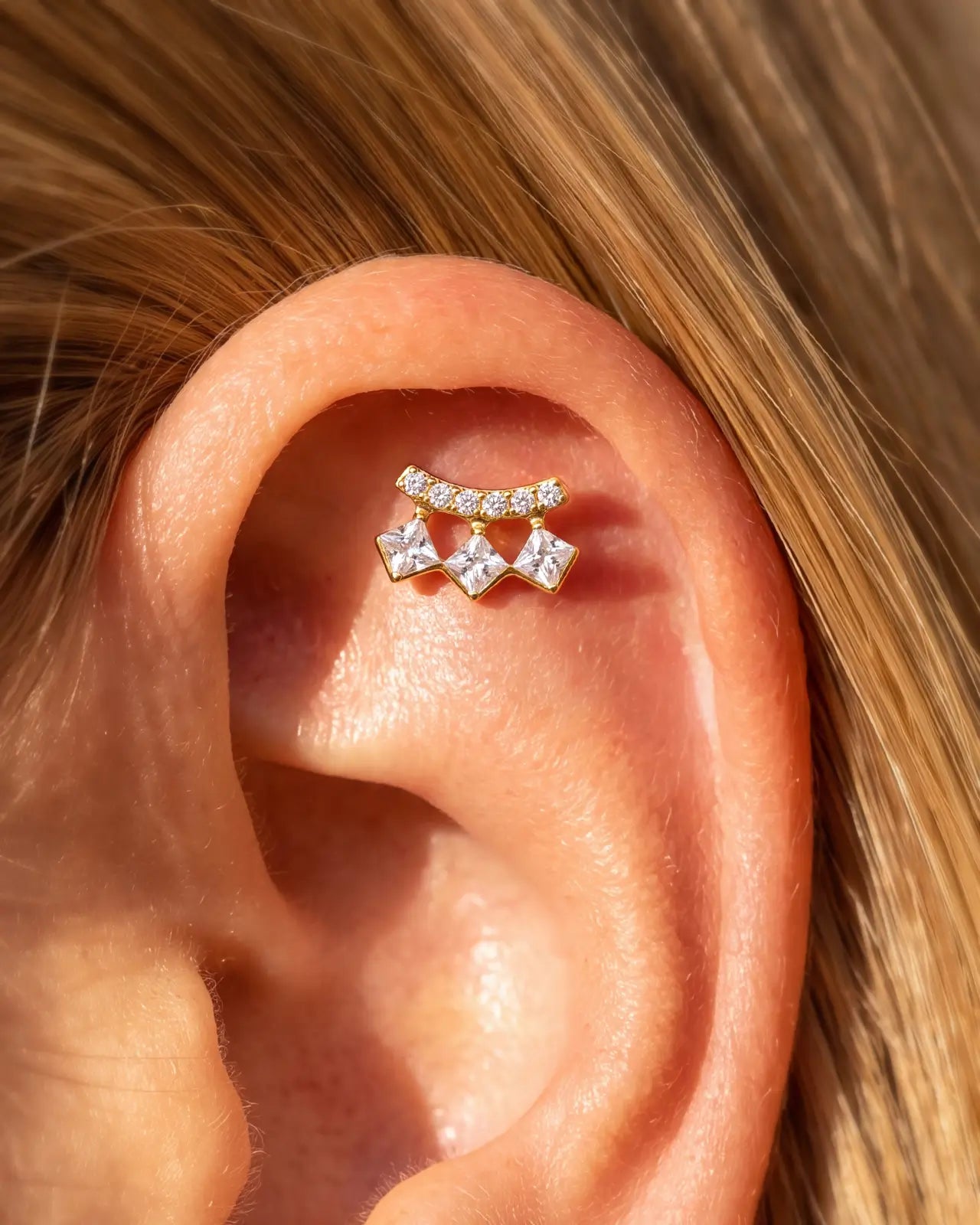 Elara Princess Trio Arc Flatback Stud