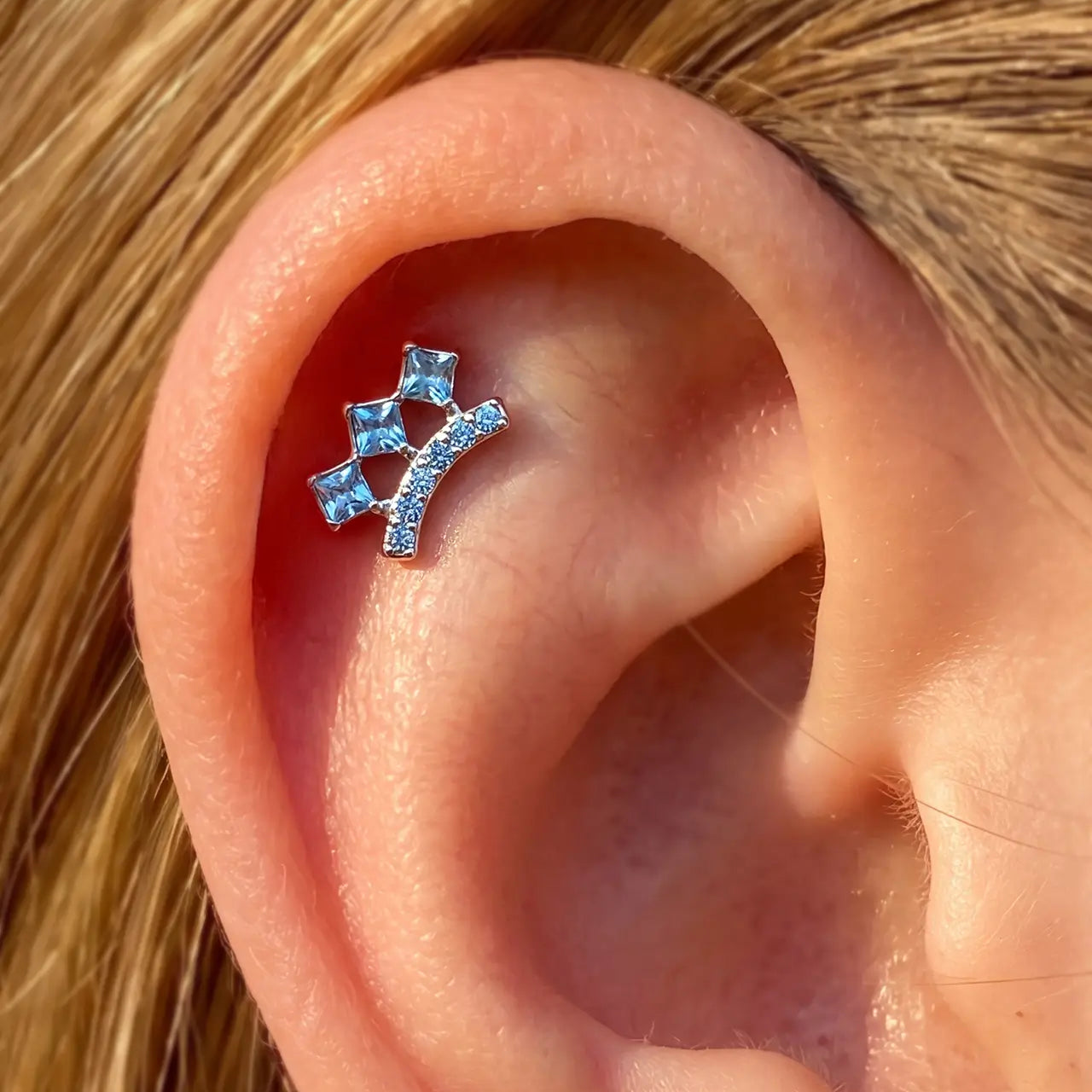 Elara Princess Trio Arc Flatback Stud