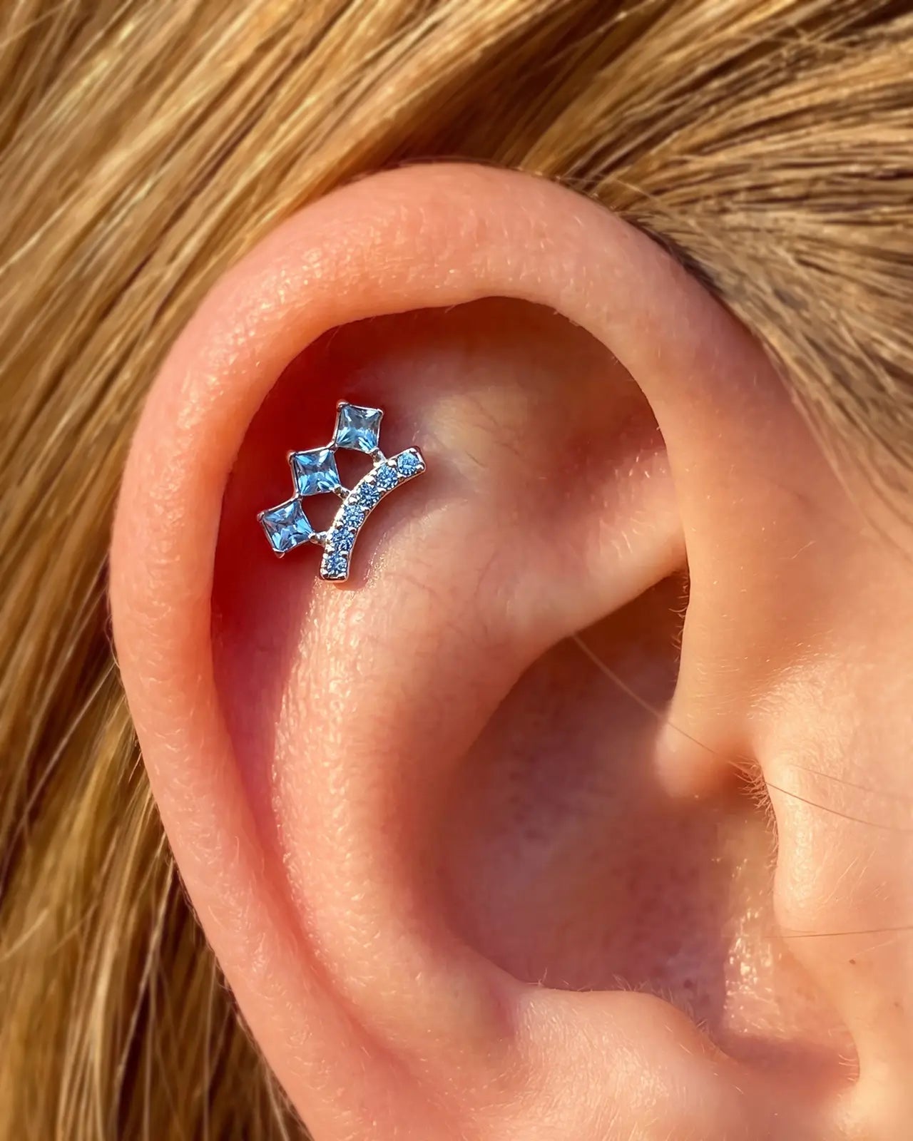 Elara Princess Trio Arc Flatback Stud