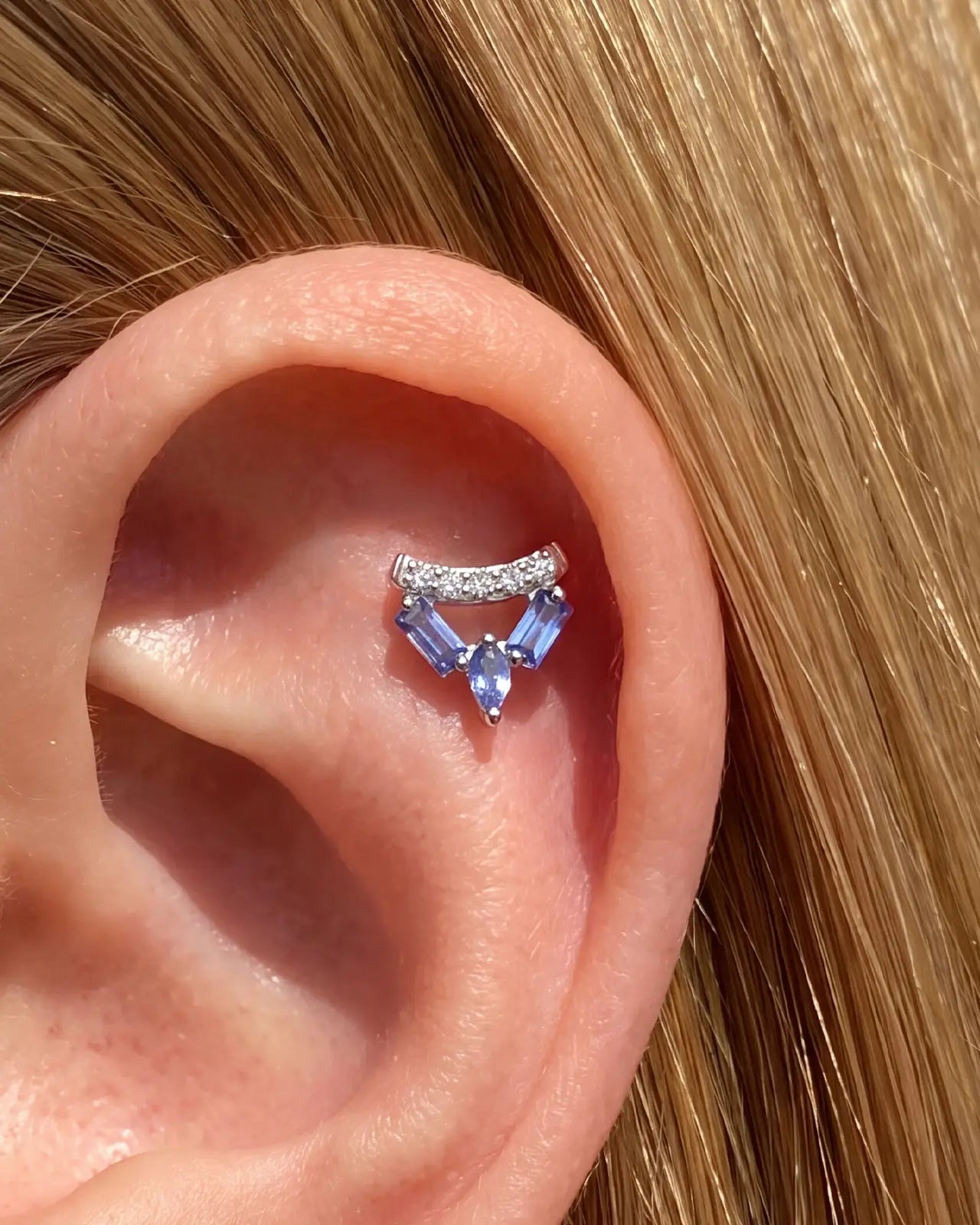 V-Crest Baguette Marquise Flatback Stud