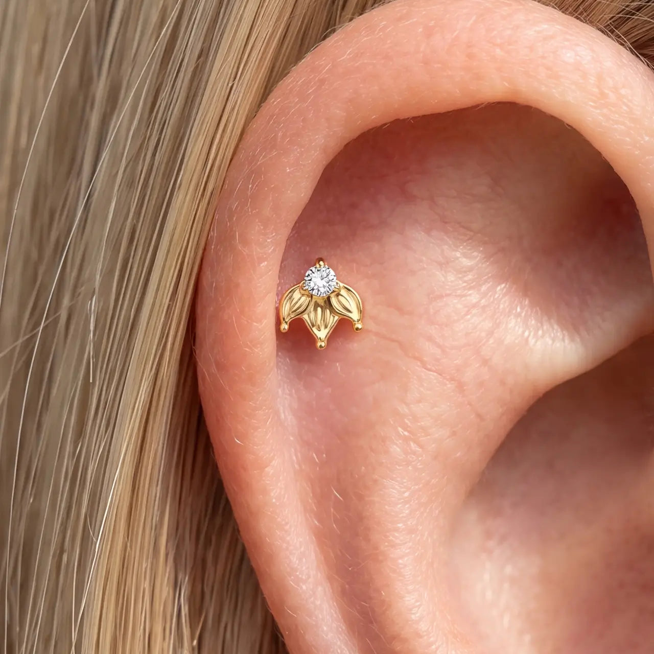 Sylvara Trillium Crest Flatback Stud