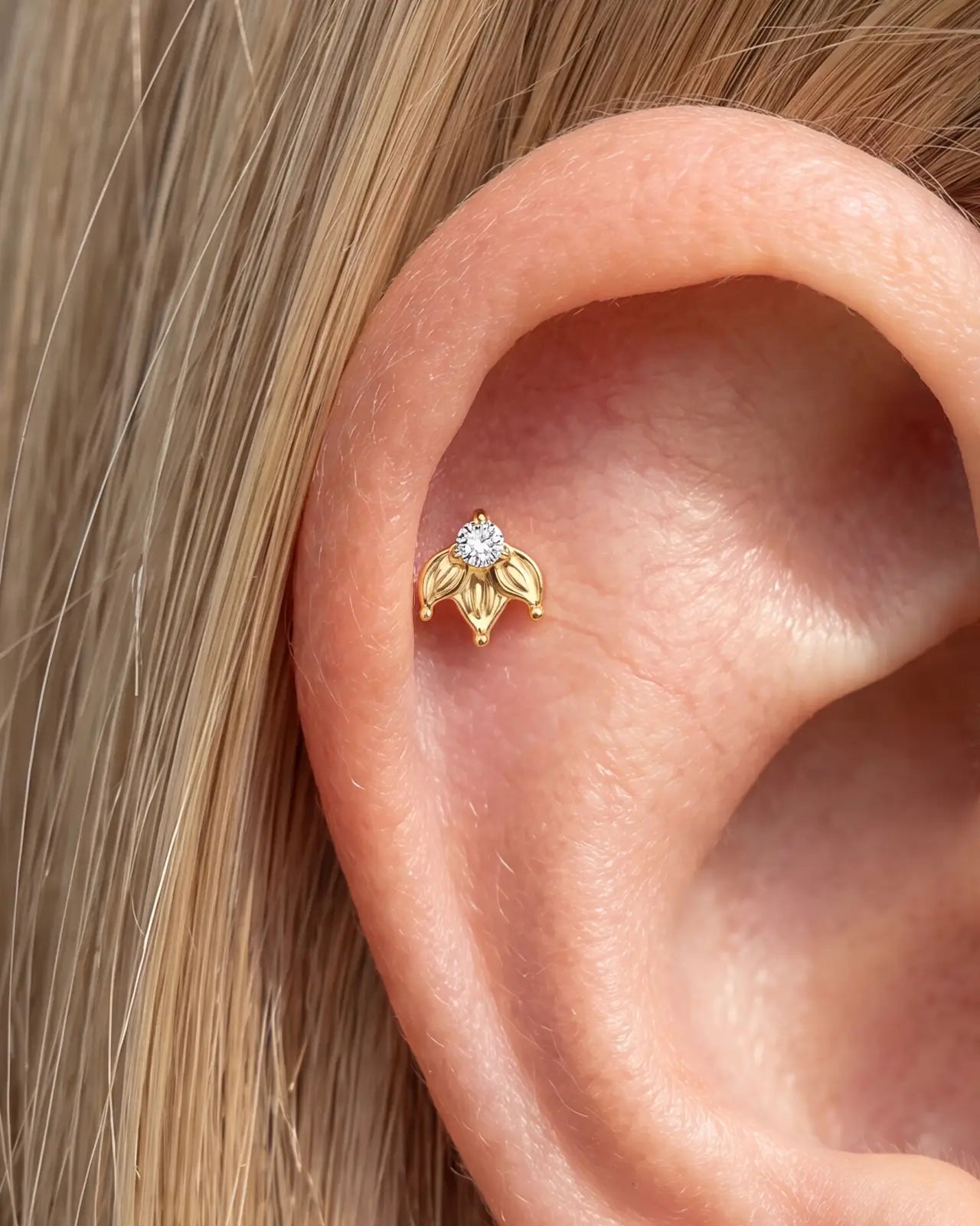 Trillium Gem Flatback Stud