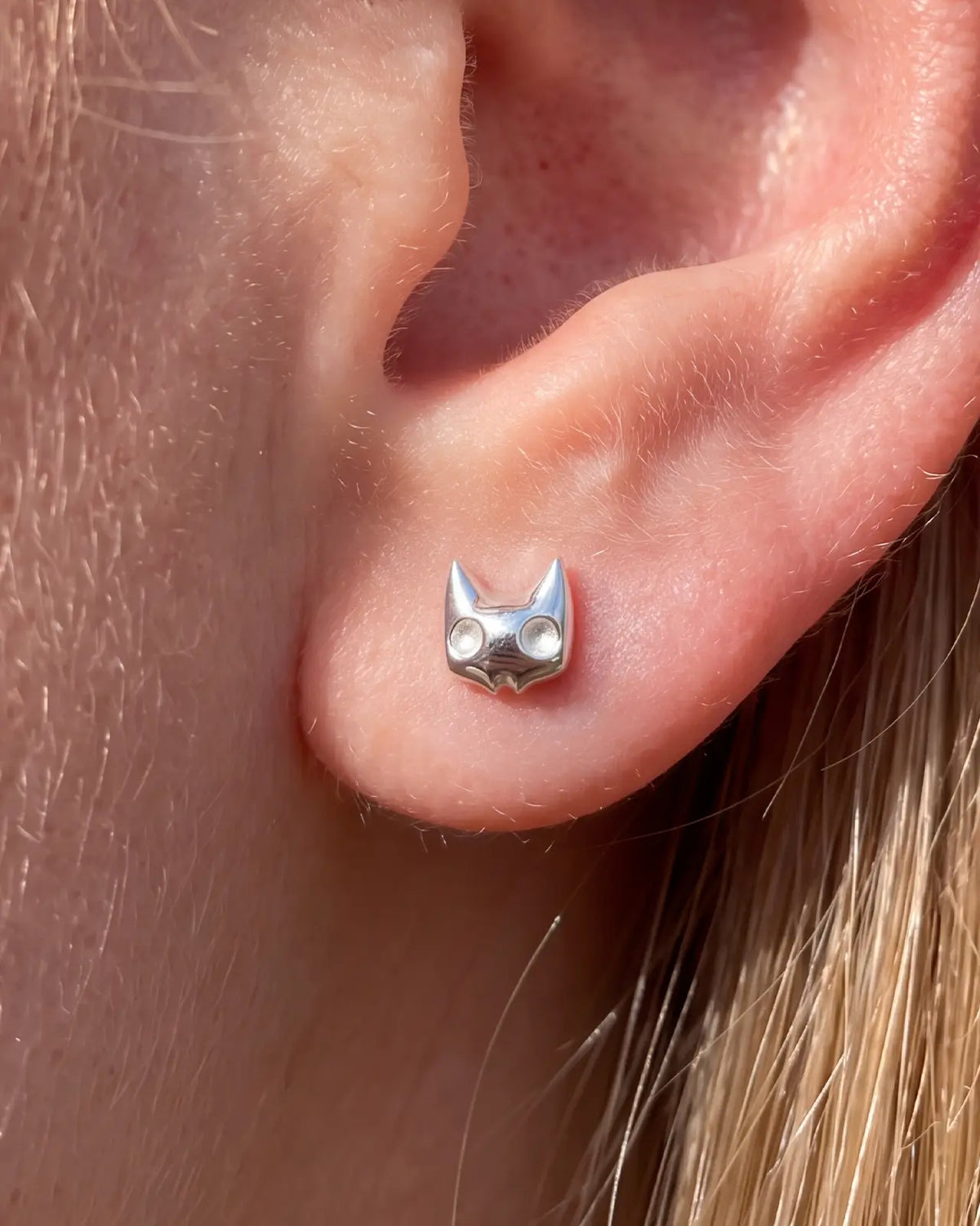 Midnight Cat Flatback Stud