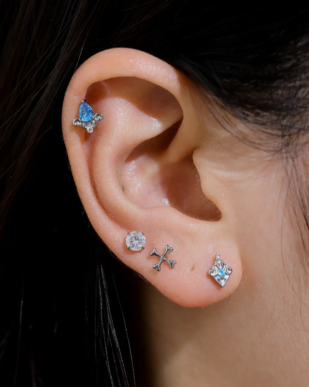 Crossbones Flatback Stud