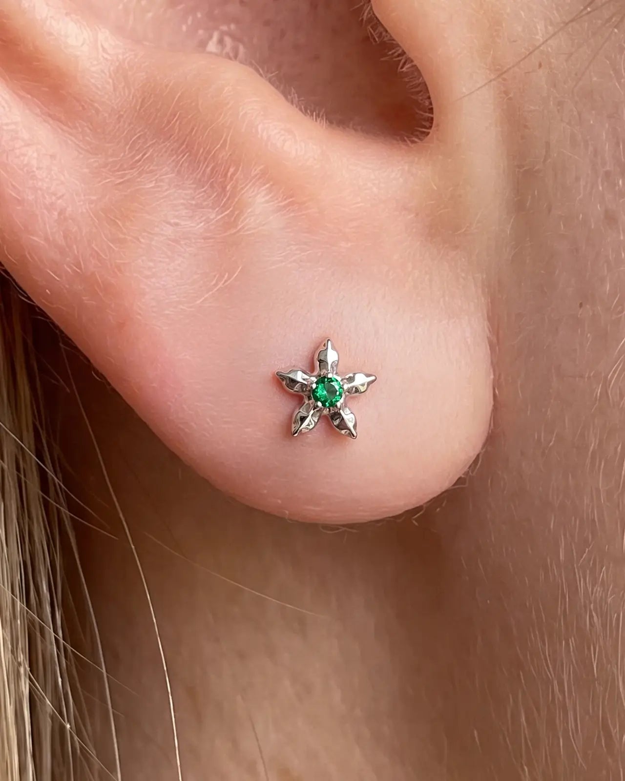 Starflower Flatback Stud