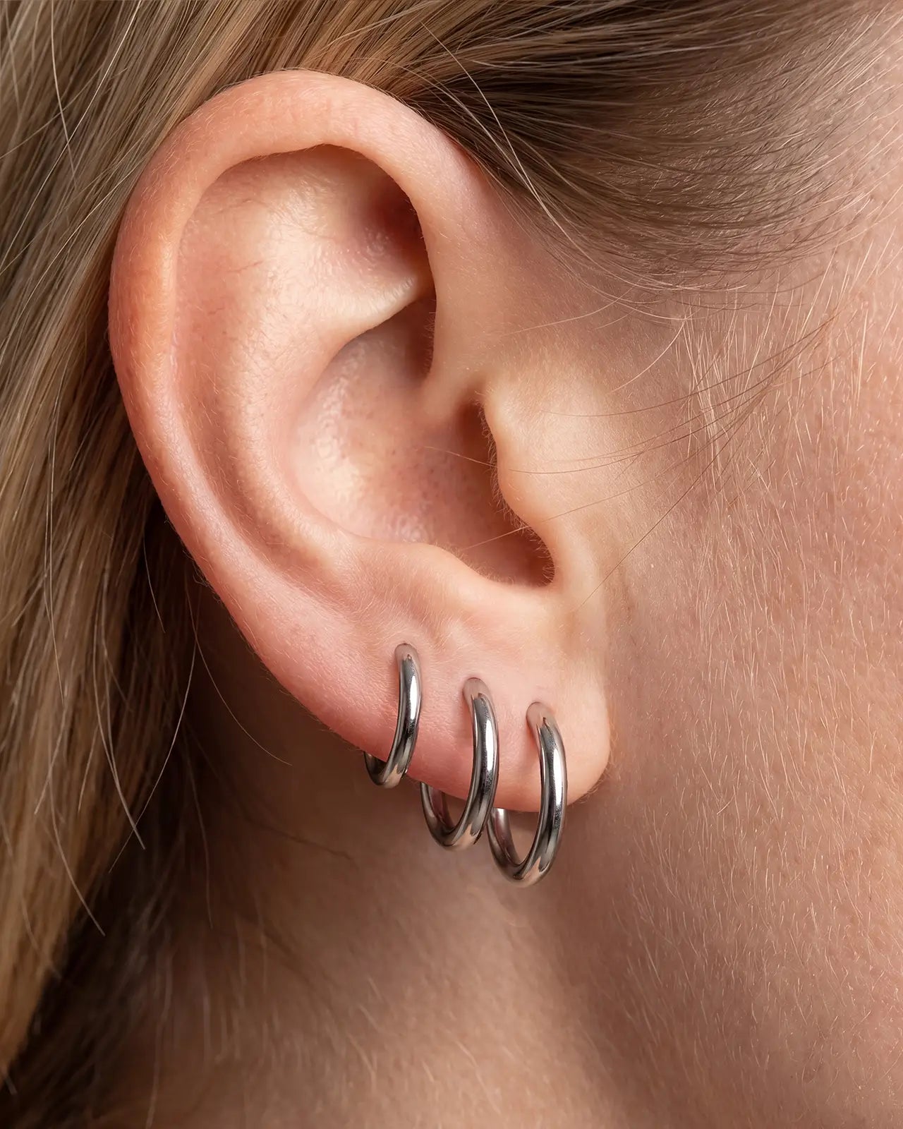 Classic Titanium Hinged Hoop
