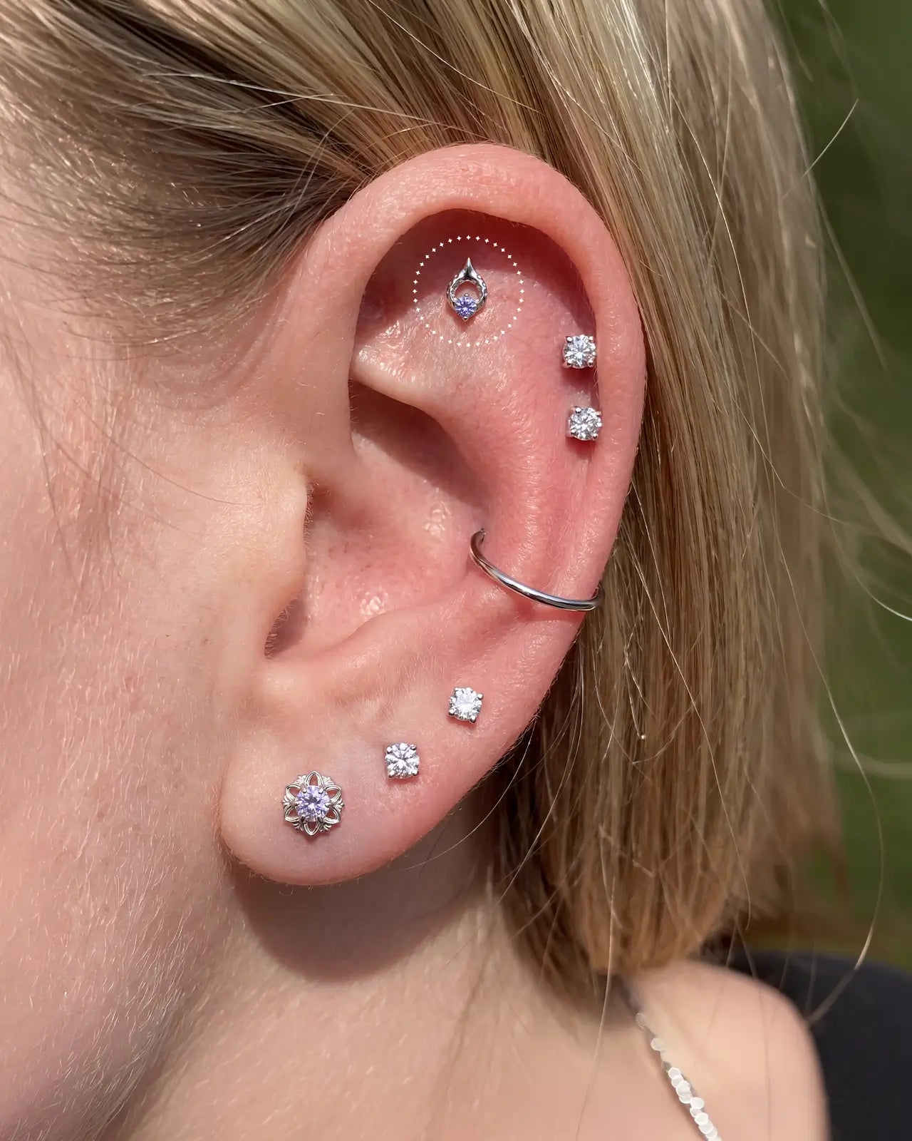 Teardrop Leaf Loop Flatback Stud