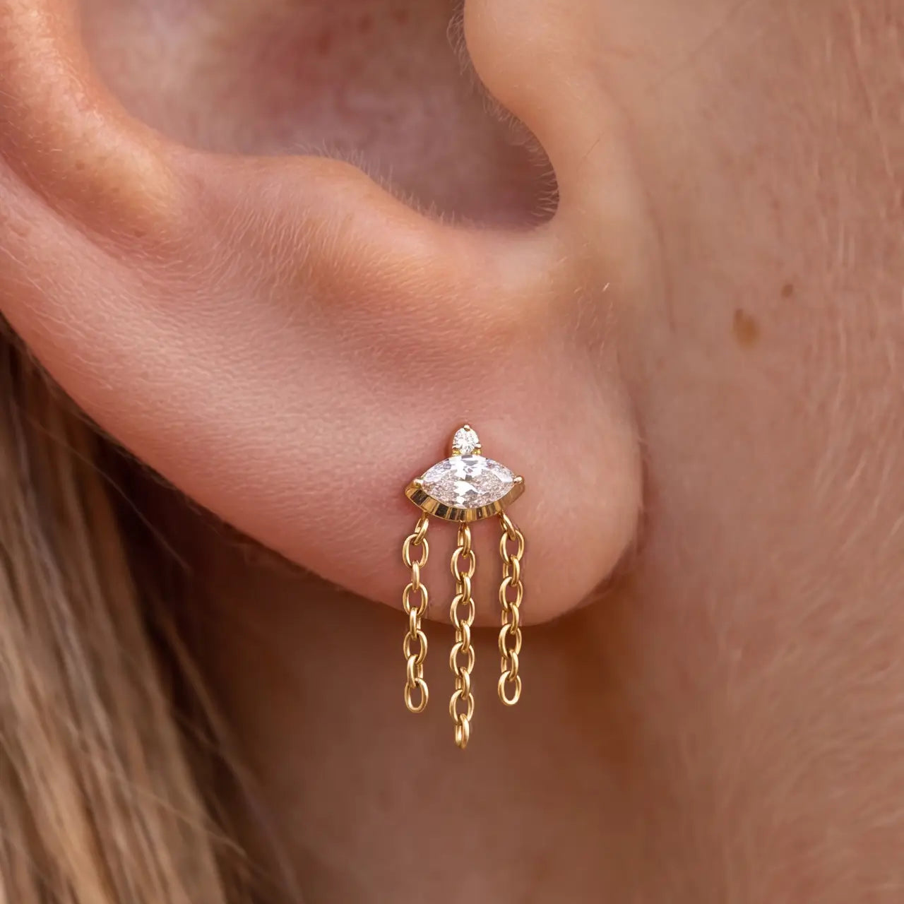 Marquise Eye Cascade Flatback Stud
