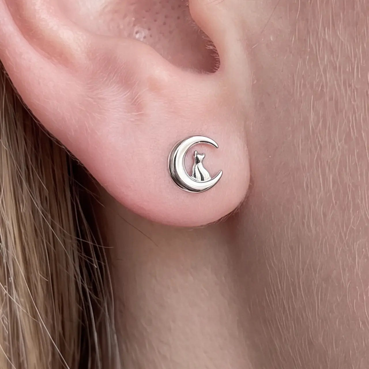 Moonlit Cat Crescent Flatback Stud