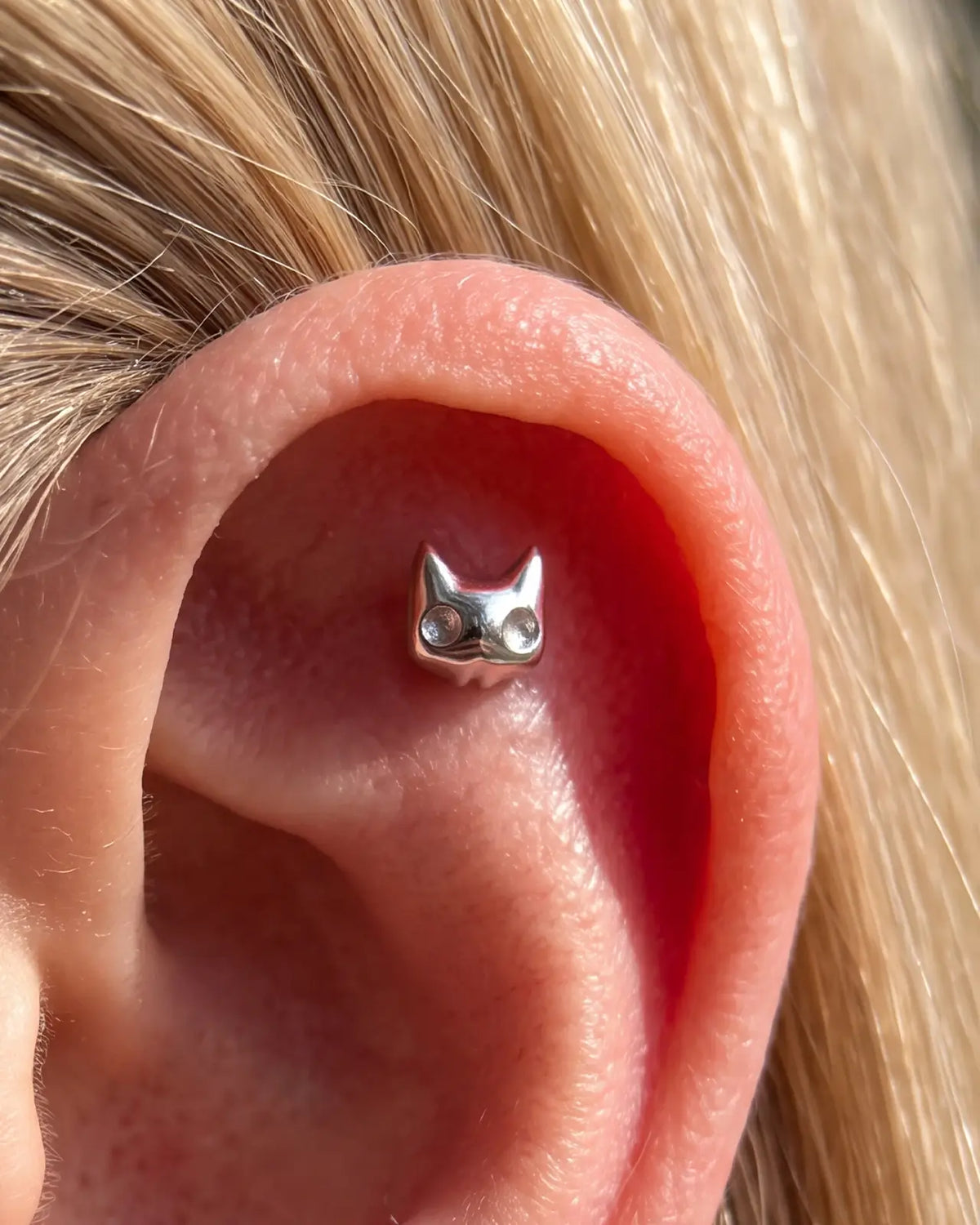 Midnight Cat Flatback Stud