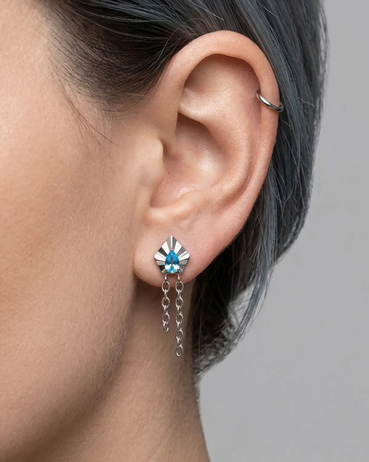Pentagonal Teardrop Drape Flatback Stud