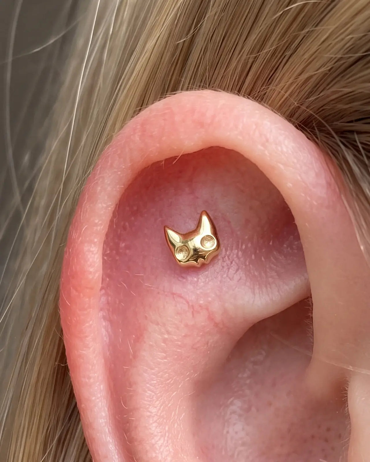 Midnight Cat Flatback Stud