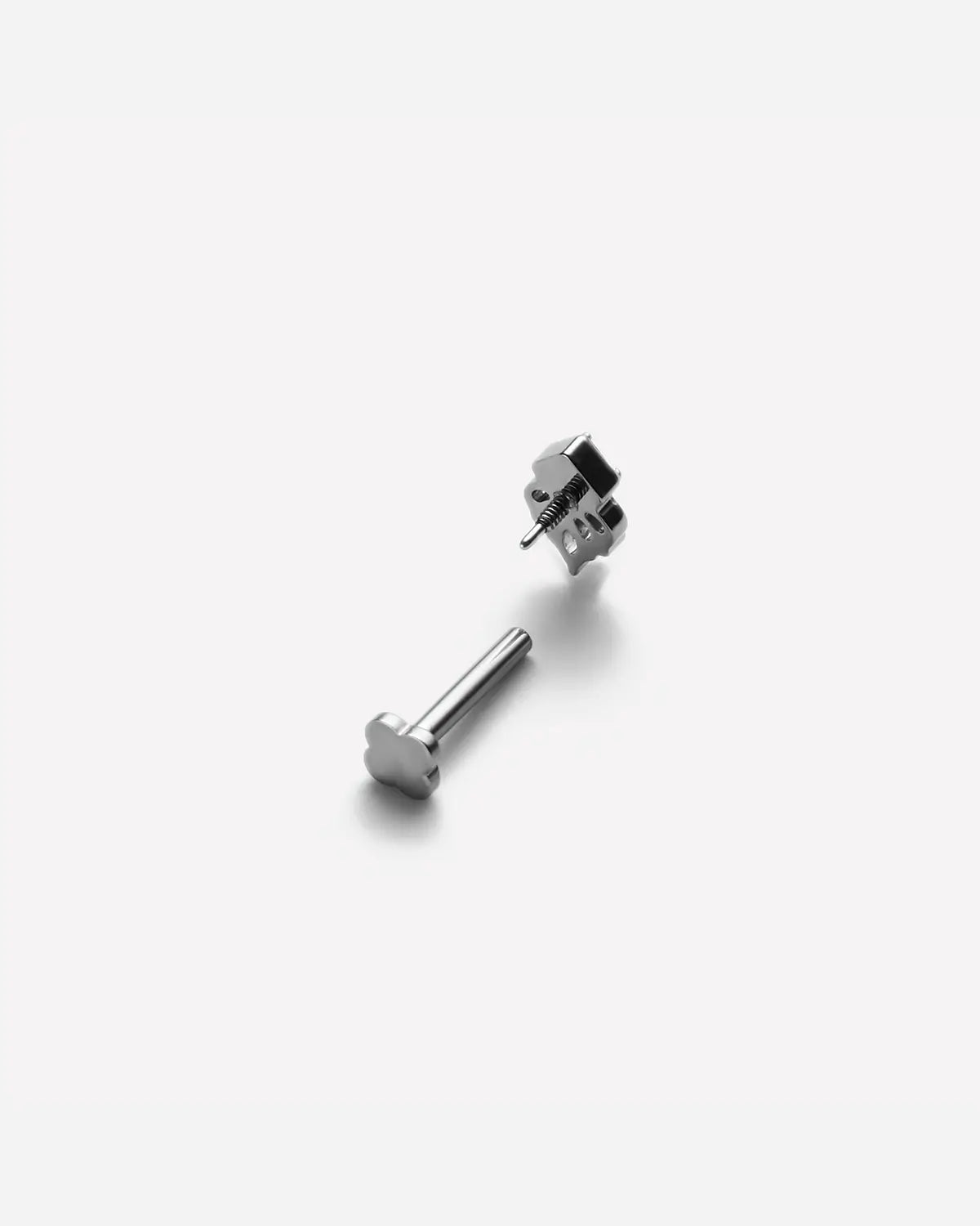 Verzierte Diamantblüten-Flachrückenstecker