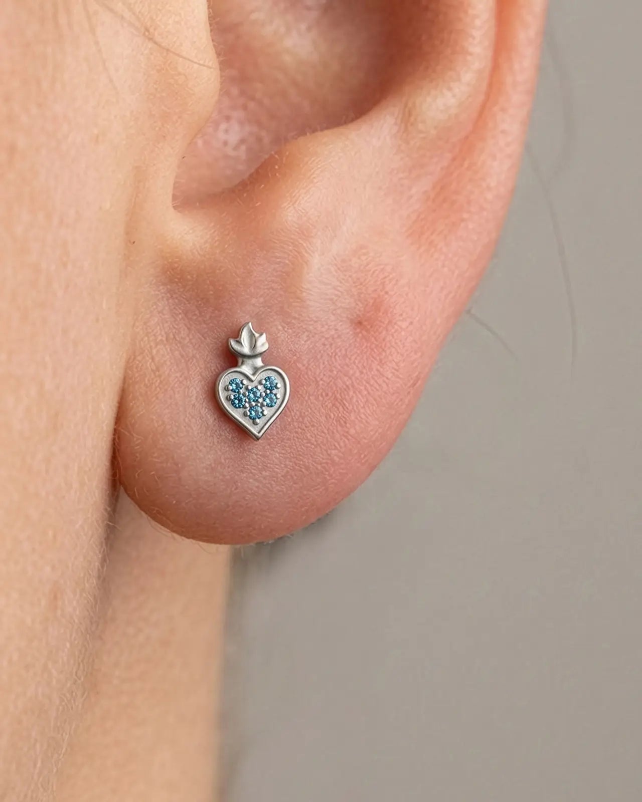 Crowned Heart Pavé Flatback Stud