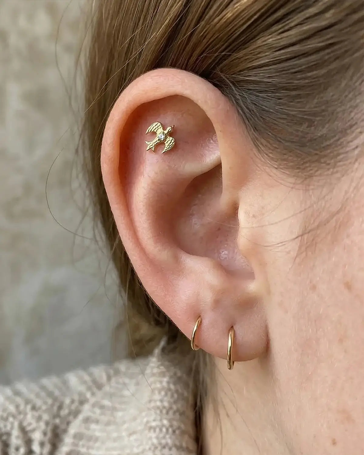 Crimson Winged Bird Flatback Stud