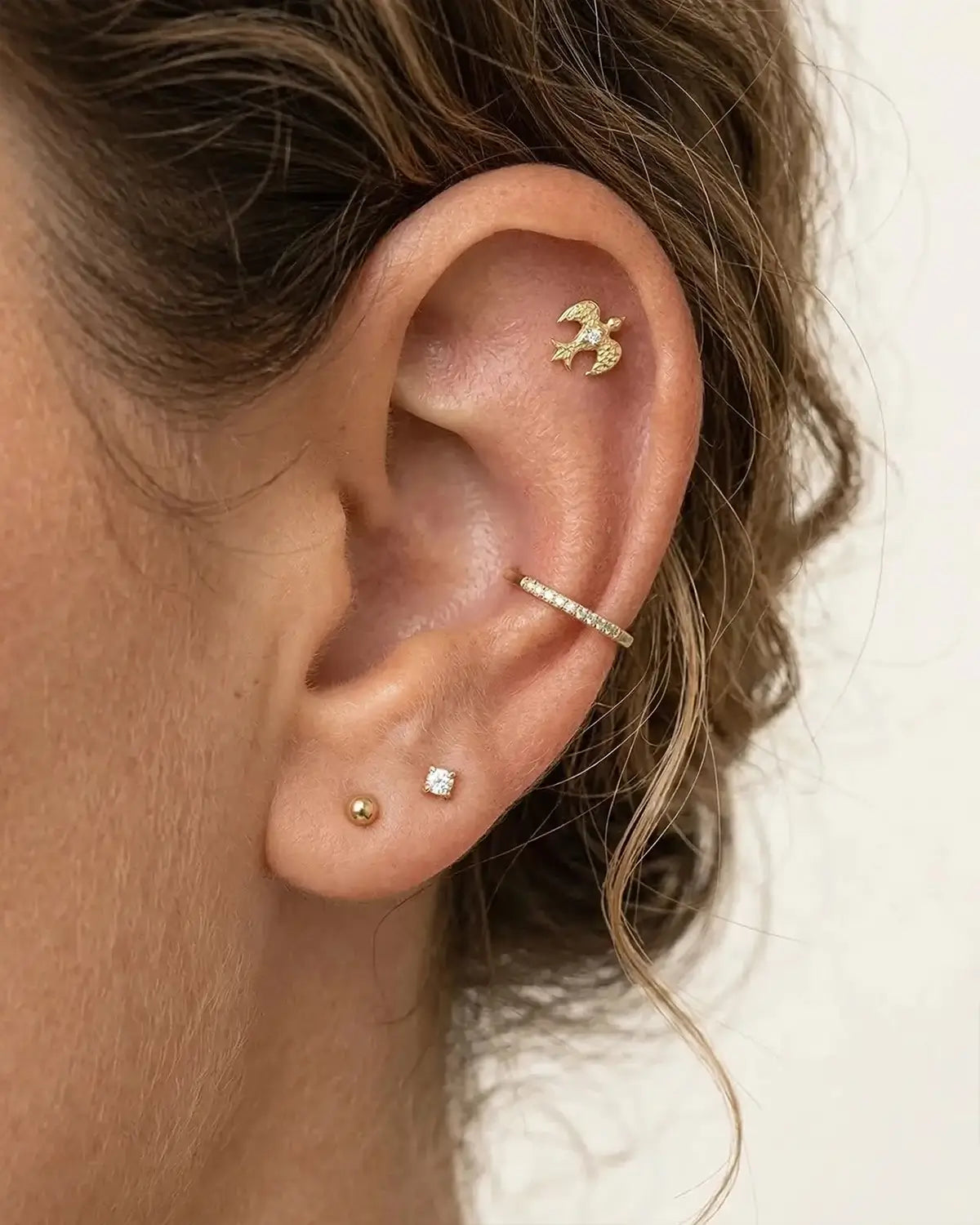 Crimson Winged Bird Flatback Stud