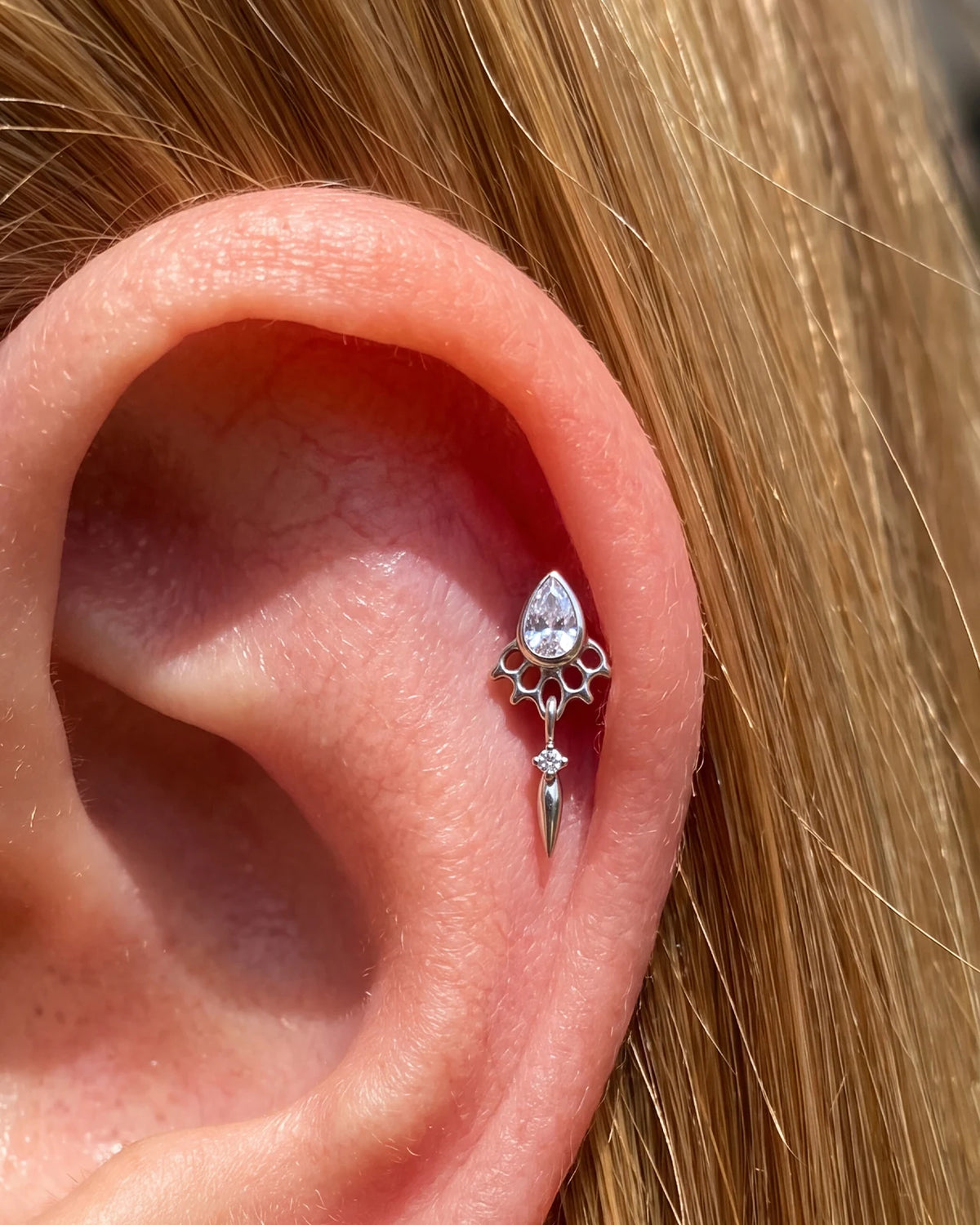 Dewdrop Sway Flatback Stud in Silver Crystal Clear, helix styling
