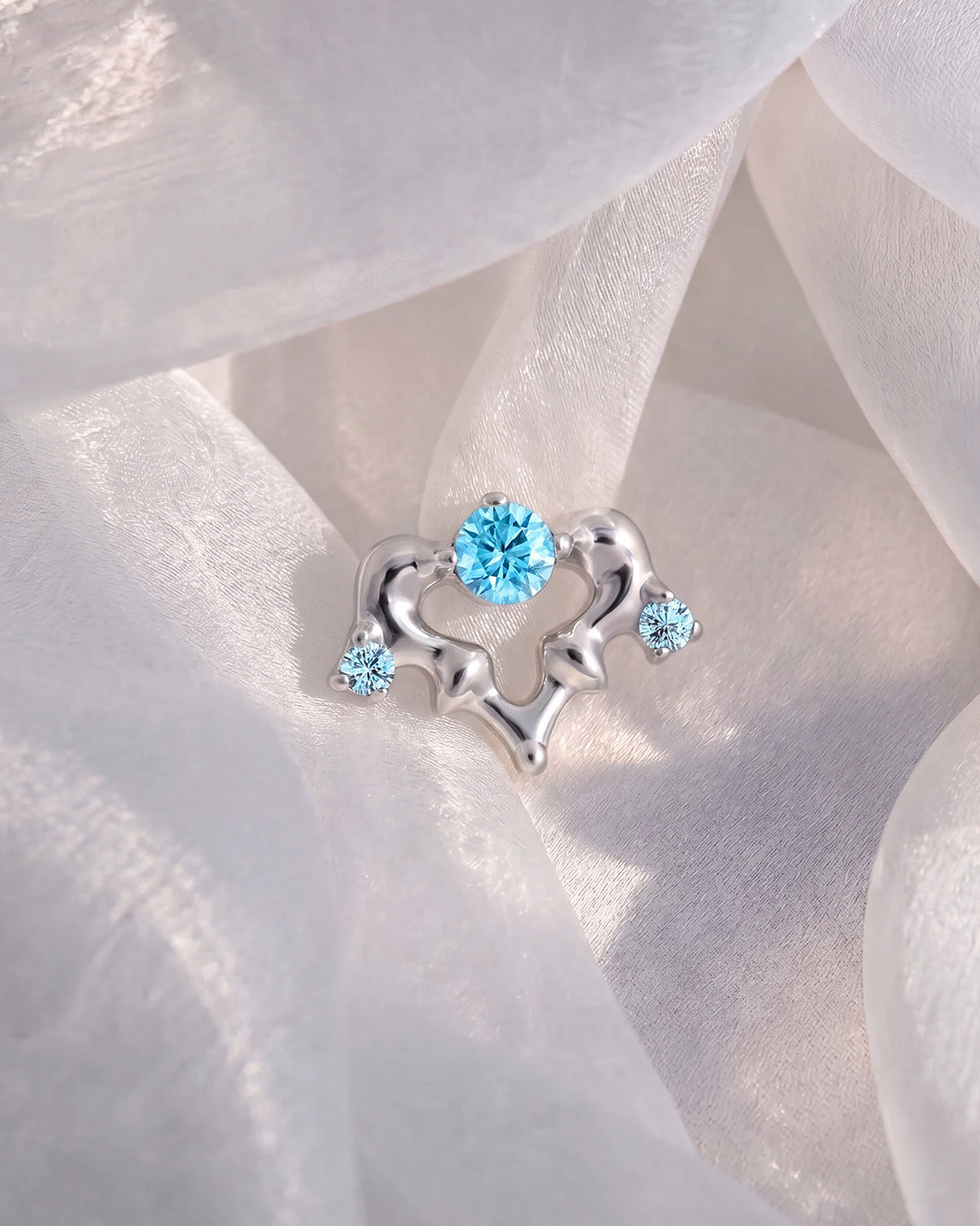 Arabesque Bloom Flatback Stud - Silver Aurora Borealis - CS-KSD-0071-TI-G-HL - 02