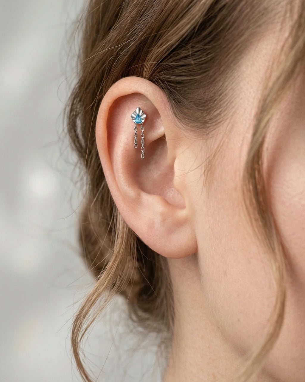 Fünfeckiger Teardrop Drape Flatback Stud