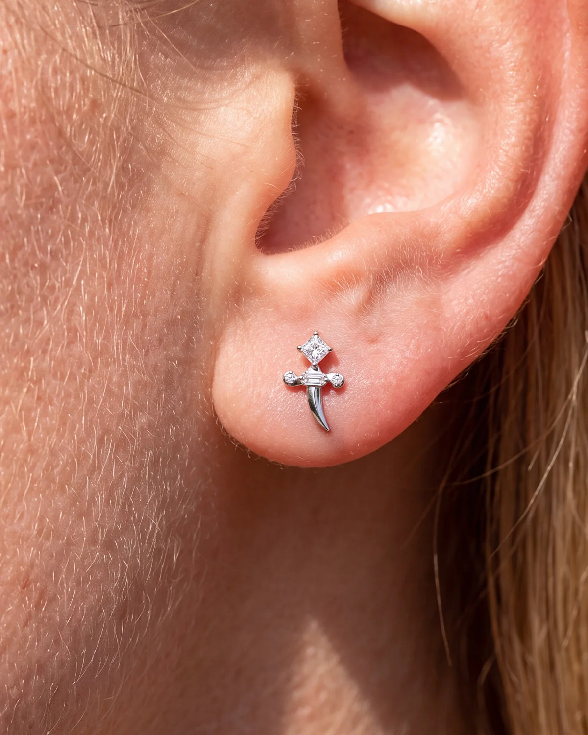 Regal Dagger Flatback Stud - Silver Crystal Clear - Image 3