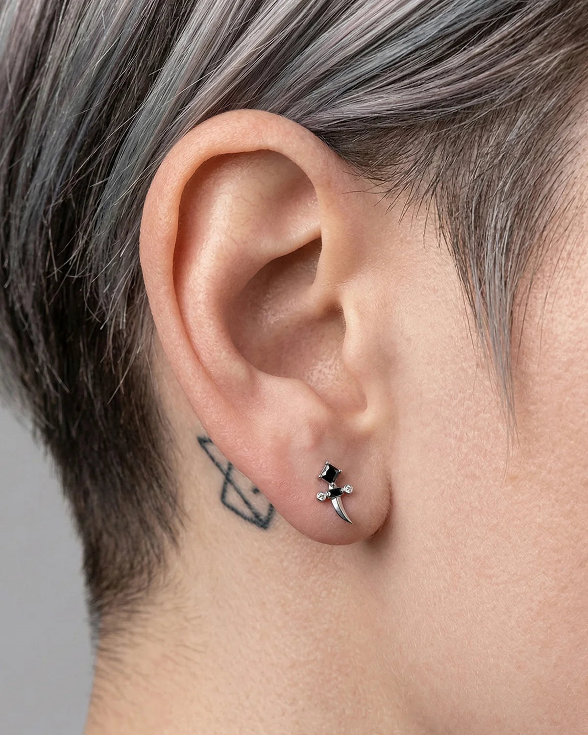 Regal Dagger Flatback Stud - Silver Onyx Black - Image 9