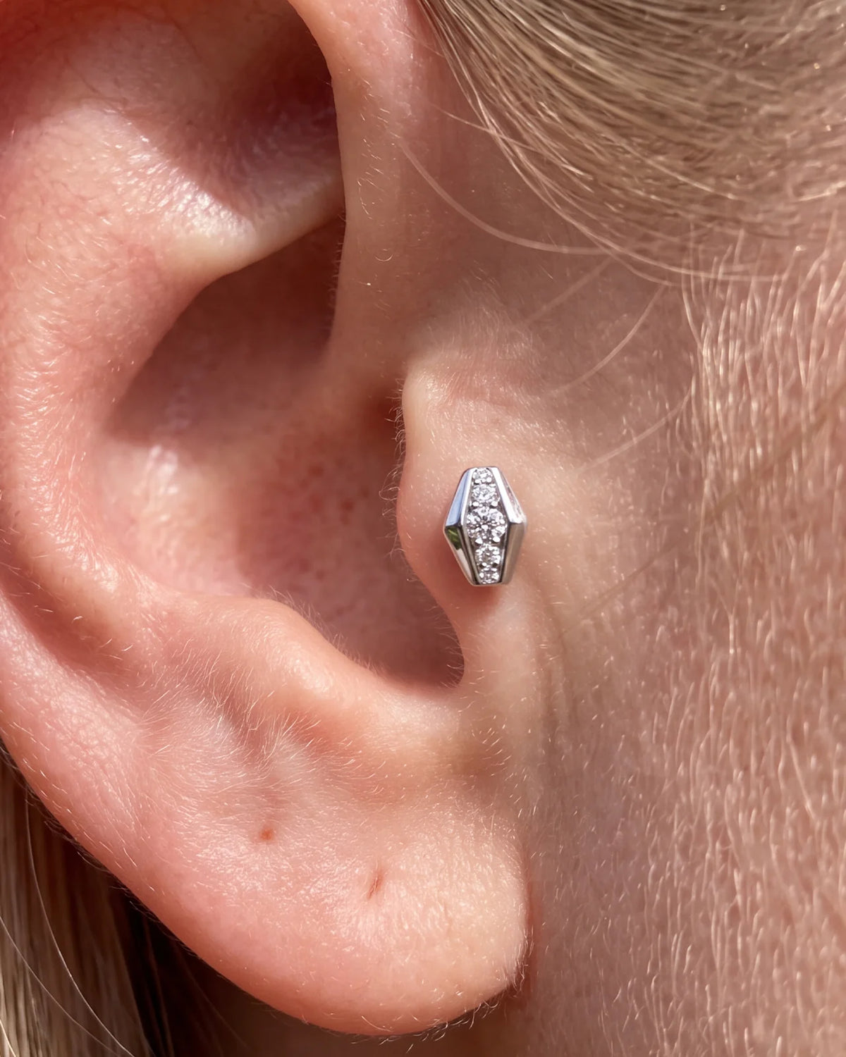 Luminous Gaze Flatback Stud Silver - Image 4