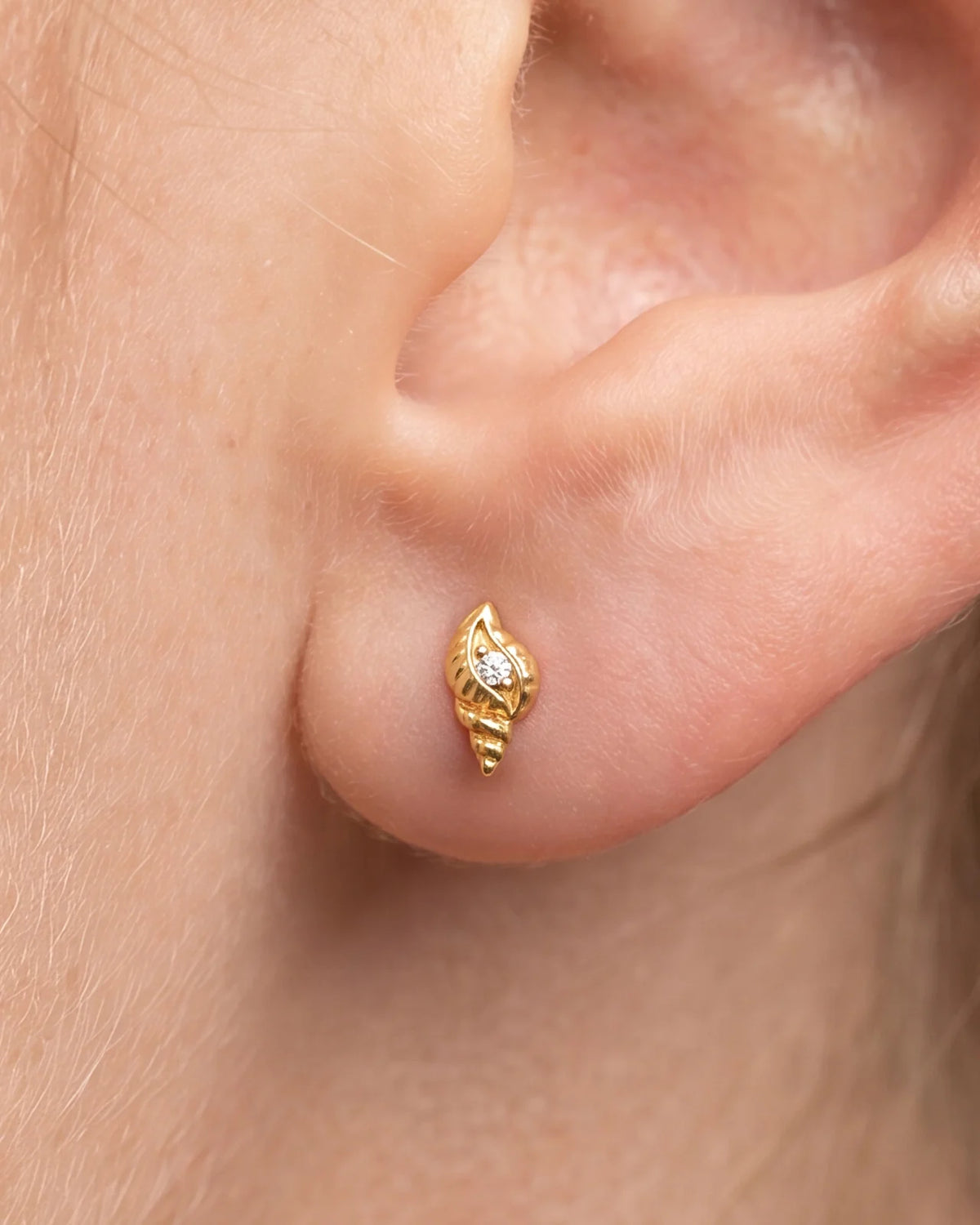 Tidal Spiral Shell Flatback Stud Gold Crystal Clear - Image 8