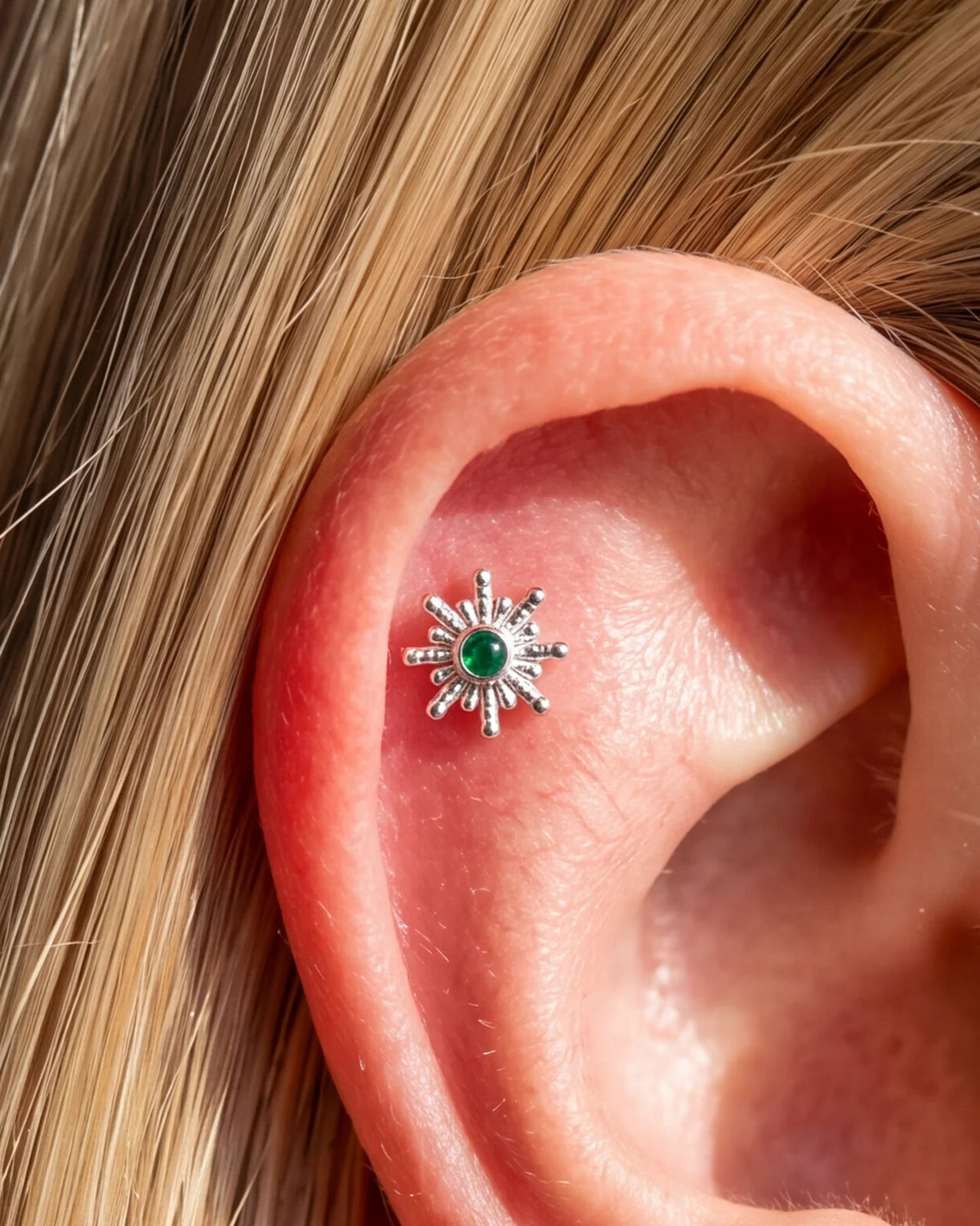 Sunbeam Flatback Stud - Silver Emerald Green - flat styling