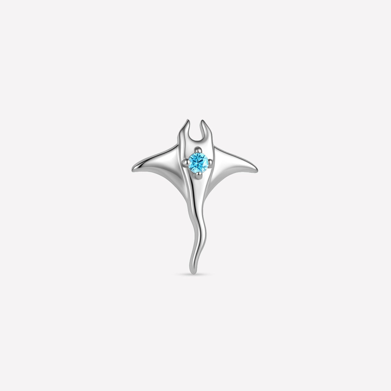 Silver Ocean Mist manta ray front view