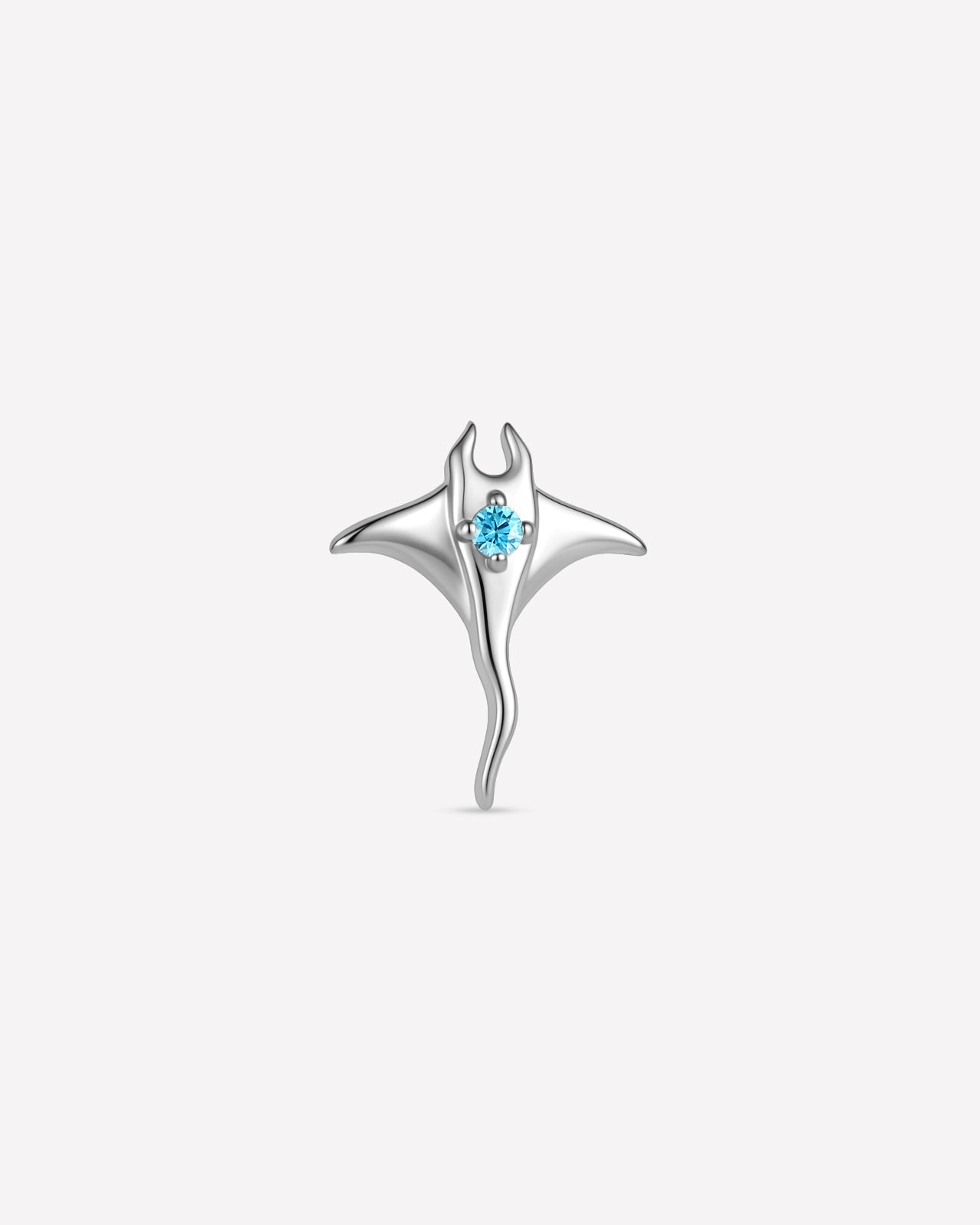 Silver Ocean Mist manta ray front view