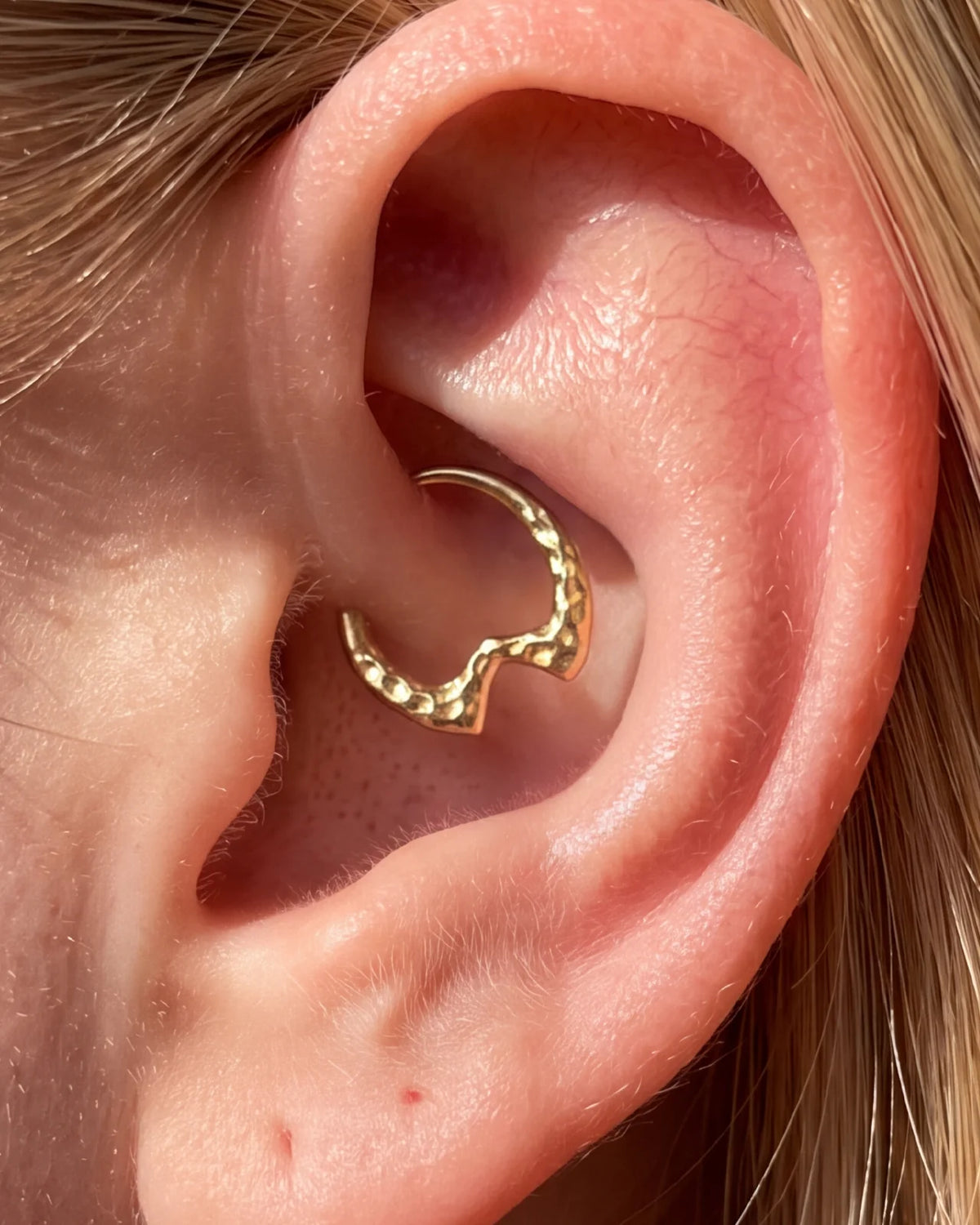 Molten Tide Clicker Ring Gold daith styling