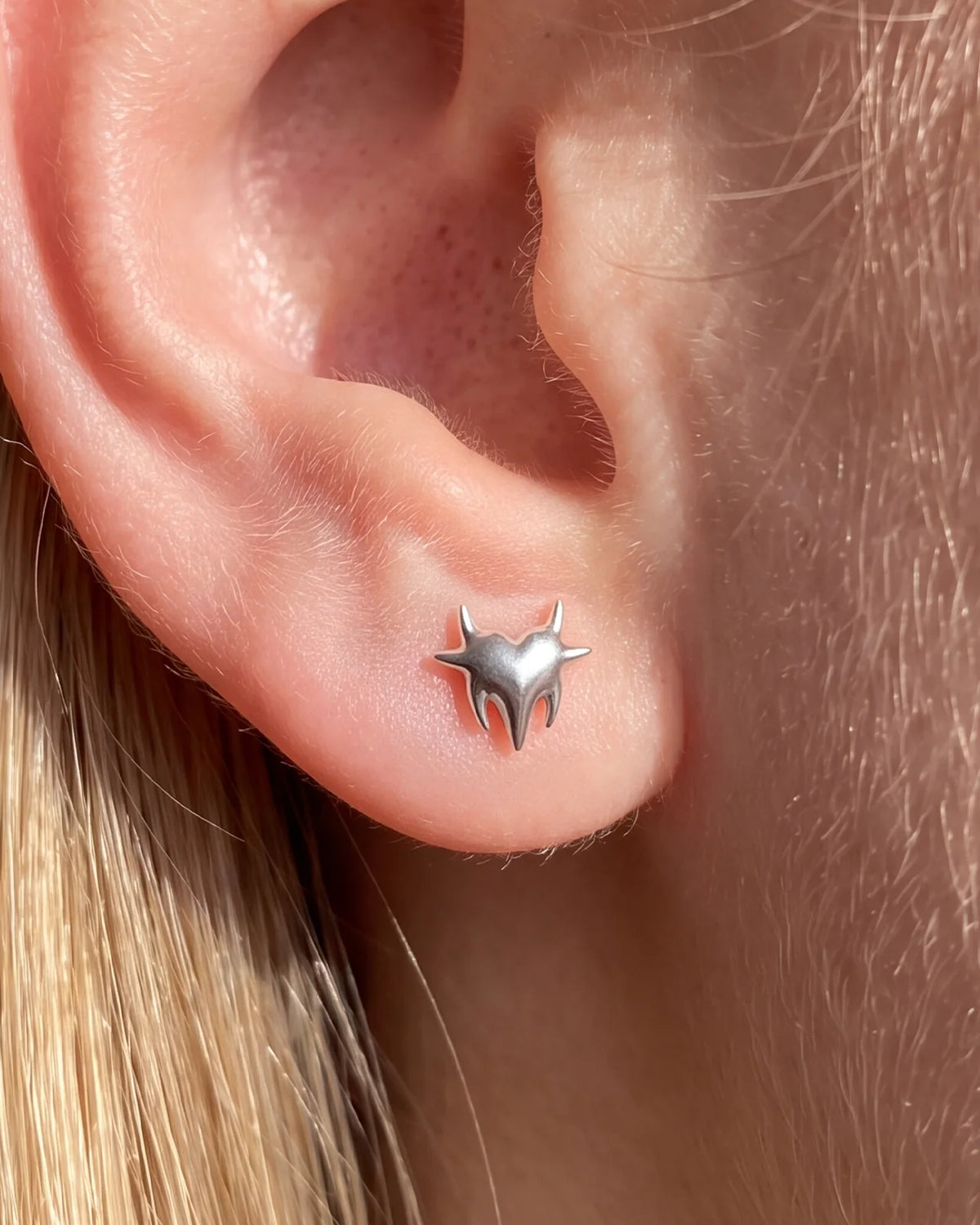 Heart Spark Flatback Stud in silver tone, lobe styling
