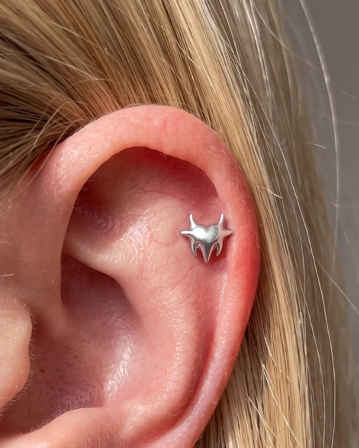 Heart Spark Flatback Stud in silver tone, flat styling