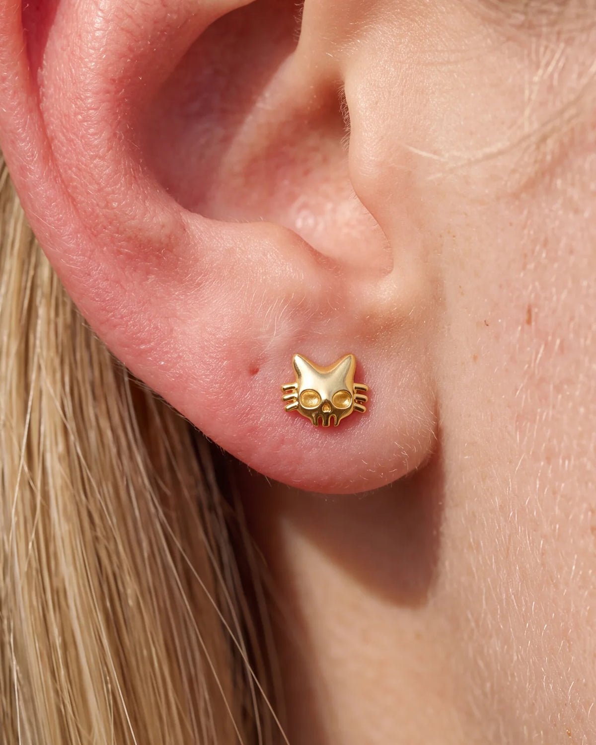 Phantom Cat Flatback Stud gold lobe styling
