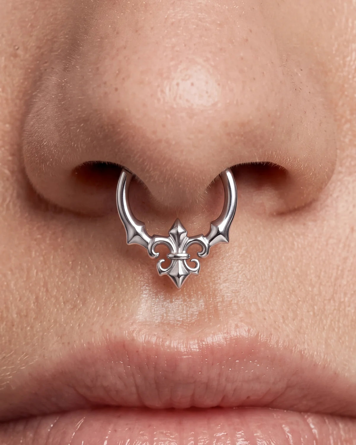 Royal Fleur Clicker Ring silver septum styling