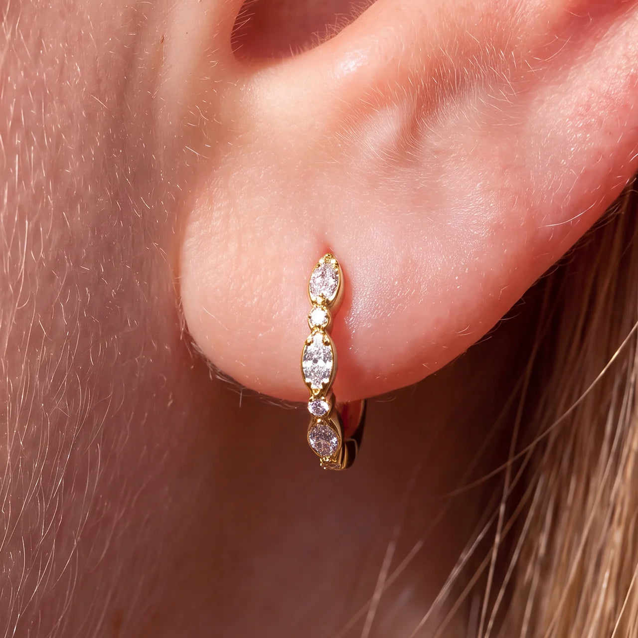 Starlit Rhythm Huggie Clicker gold lobe styling