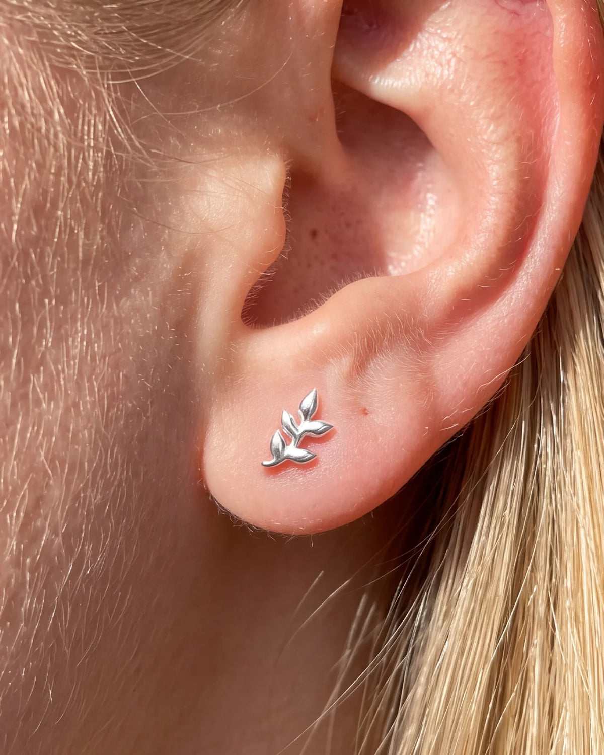 Wild Laurel Flatback Stud silver lobe styling